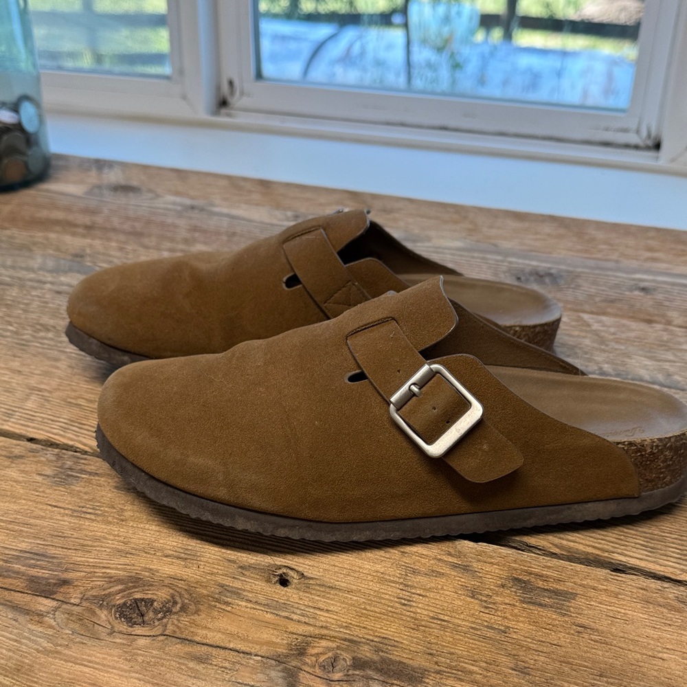 Universal Thread Clog Mules 8